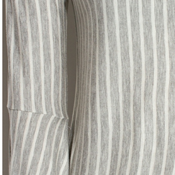 ❤gray stripe Boho off shoulder top - Picture 4 of 4